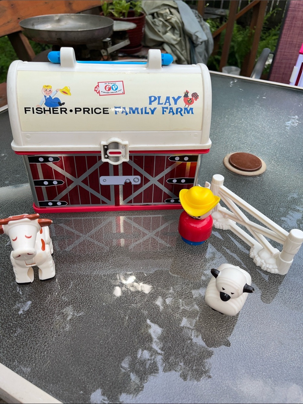 Fisher-Price Family Farm Playset -‎ Red, White, Yellow, Blue